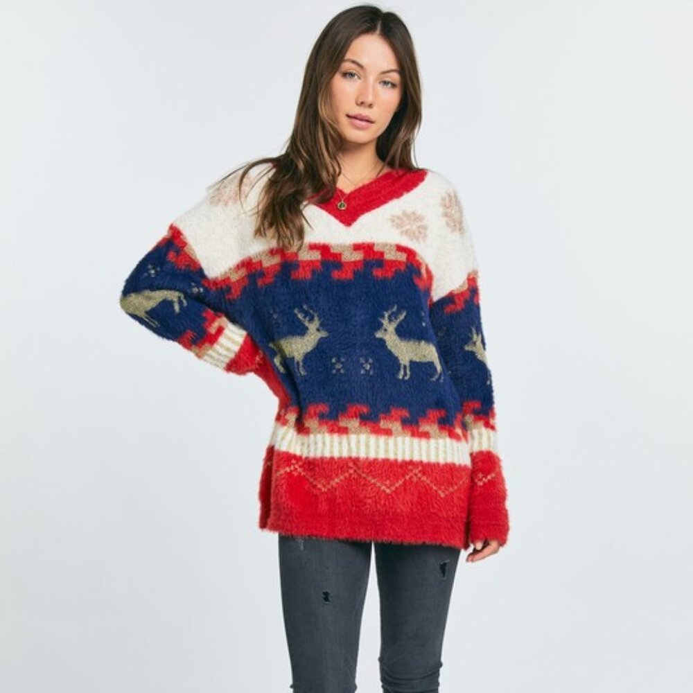 Cozy Holiday Pullover – Snowflake & Reindeer Design, Fuzzy Texture